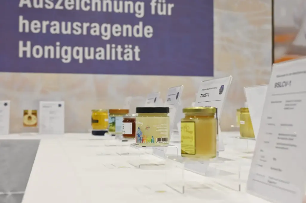 Echte Honige: So unterschiedlich wie die Region, aus der sie stammen. Foto: DBIB/Janine Fritsch